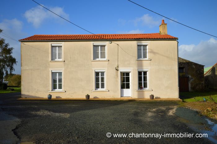 MAISON à vendre SAINT-HILAIRE-LE-VOUHIS 