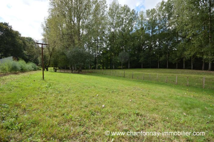 Jolie longre  rnover dans bel environnement à vendre HERBIERS au prix de 69120 euros