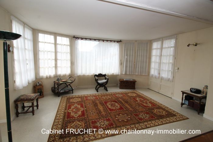 MAISON à vendre sur CHANTONNAY avec 8 pièces