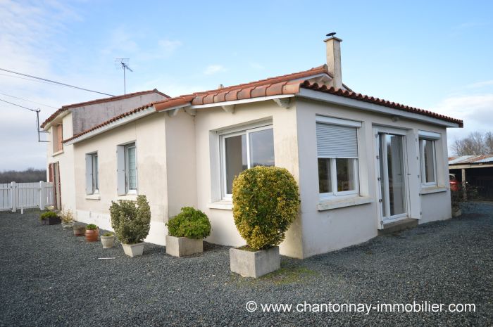 CHANTONNAY - Maison de campagne isole avec vue sur la Bocag CHANTONNAY immobilier à vendre au prix de 128400 euros