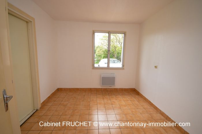 Charmante maison de plain-pied 2 ch + bureau MOUCHAMPS immobilier à vendre au prix de 168800 euros