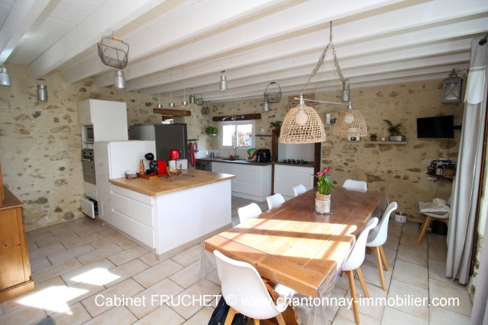 MAISON achat vente CHANTONNAY M6485