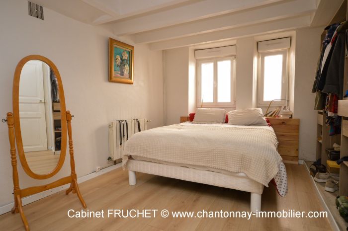 Jolie maison de bourg avec beaucoup de caract?re CHANTONNAY immobilier à vendre au prix de 153700 euros