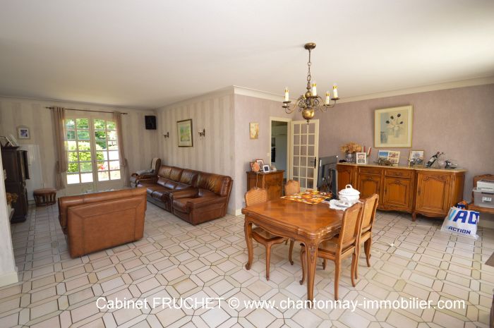 MAISON à vendre sur CHANTONNAY avec 6 pièces