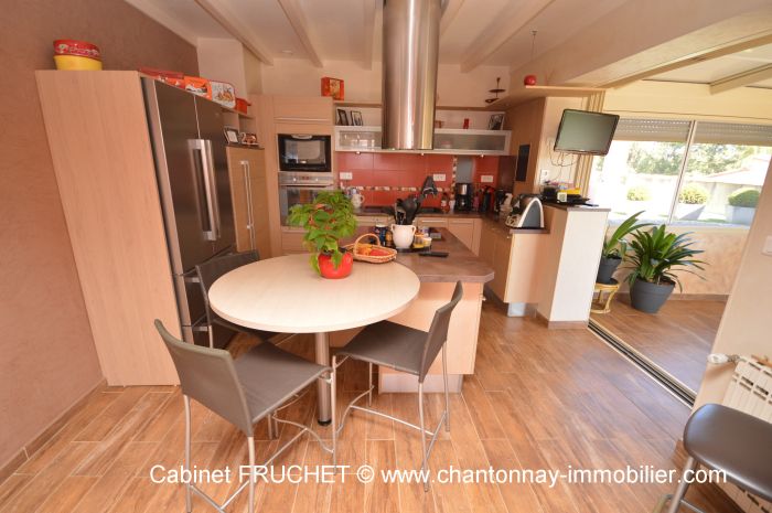 MAISON achat vente CHANTONNAY M6504