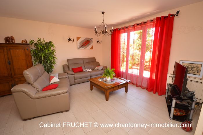 MAISON à vendre sur CHANTONNAY avec 7 pièces