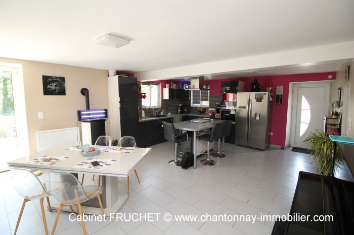 MAISON à vendre sur ROCHETREJOUX avec 7 pièces