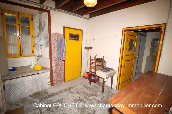 CHAVAGNES-LES-REDOUX - Maison de bourg, ? r?nover. à vendre CHAVAGNES-LES-REDOUX au prix de 59400 euros