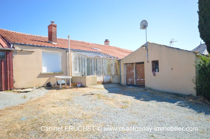 MAISON à vendre sur MOUILLERON-EN-PAREDS avec 4 pièces