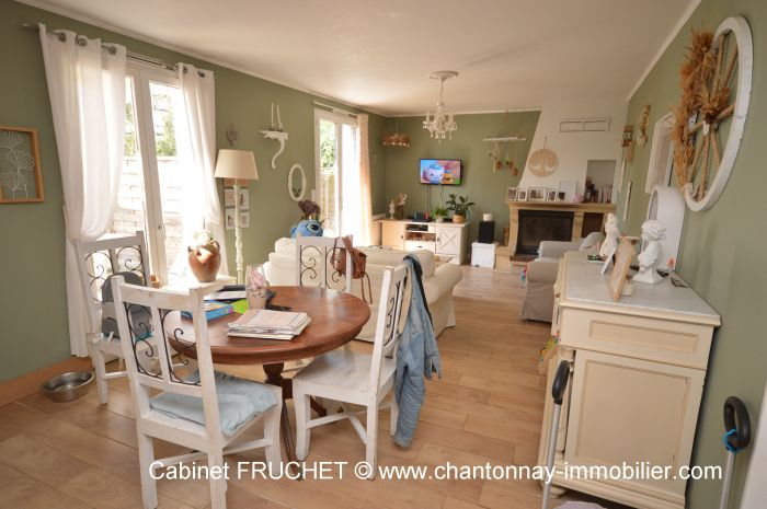 MAISON achat vente CHANTONNAY M6527