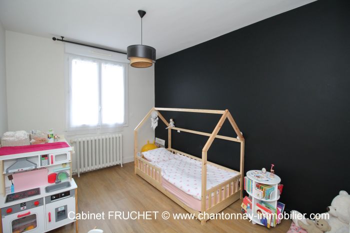 Charmante maison r?nov?e avec go?t - Proche centre ville CHANTONNAY immobilier à vendre au prix de 227850 euros