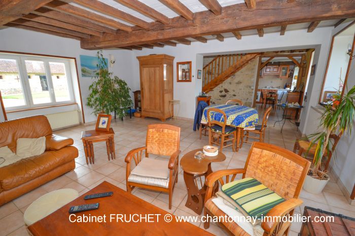 MAISON à vendre sur CHANTONNAY avec 5 pièces