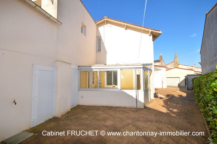 MAISON achat vente CHANTONNAY M6544