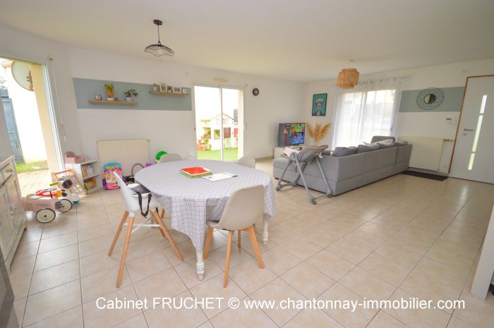 MAISON achat vente CHANTONNAY M6545