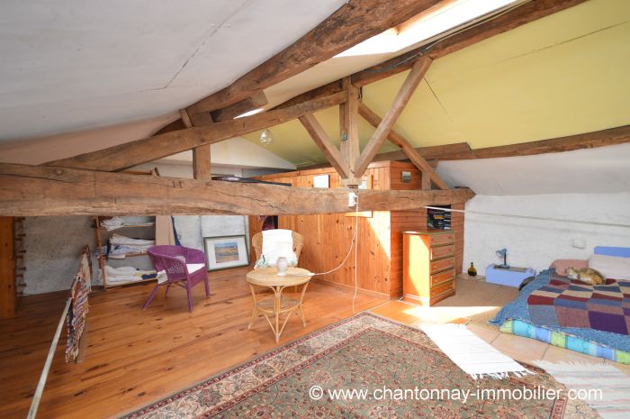 A vendre MAISON sur secteur SAINT-HILAIRE-LE-VOUHIS avec 99 m² de surface habitable