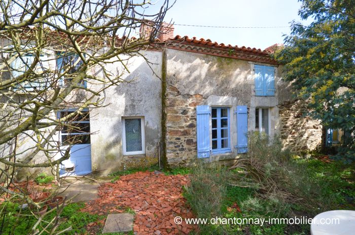 MAISON à vendre SAINT-HILAIRE-LE-VOUHIS 