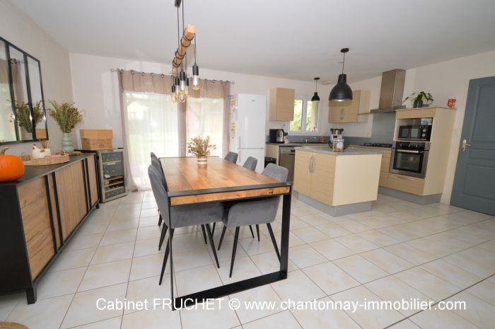 MAISON à vendre sur CHANTONNAY avec 5 pièces