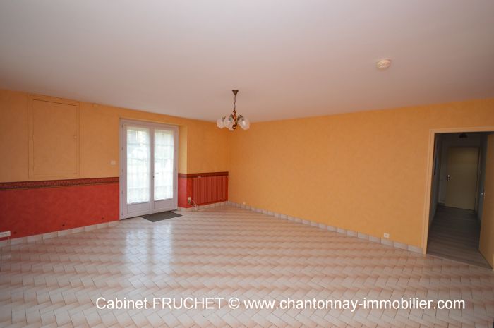 MAISON à vendre sur CHAVAGNES-LES-REDOUX avec 7 pièces