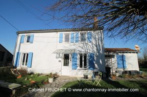 MAISON à vendre à BAZOGES-EN-PAREDS M6577